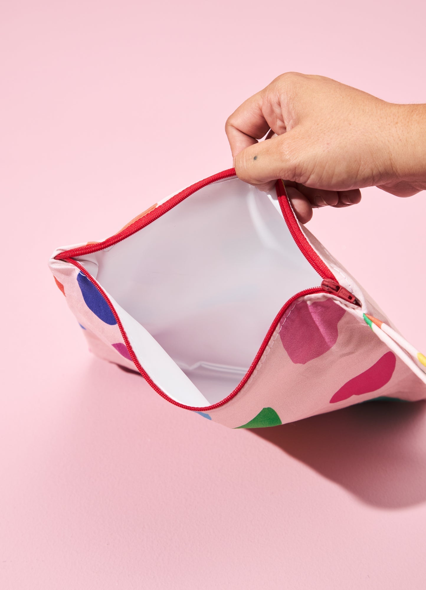 Dirty Clothes Bag - Whimsical Hearts - MOOUI Barcelona