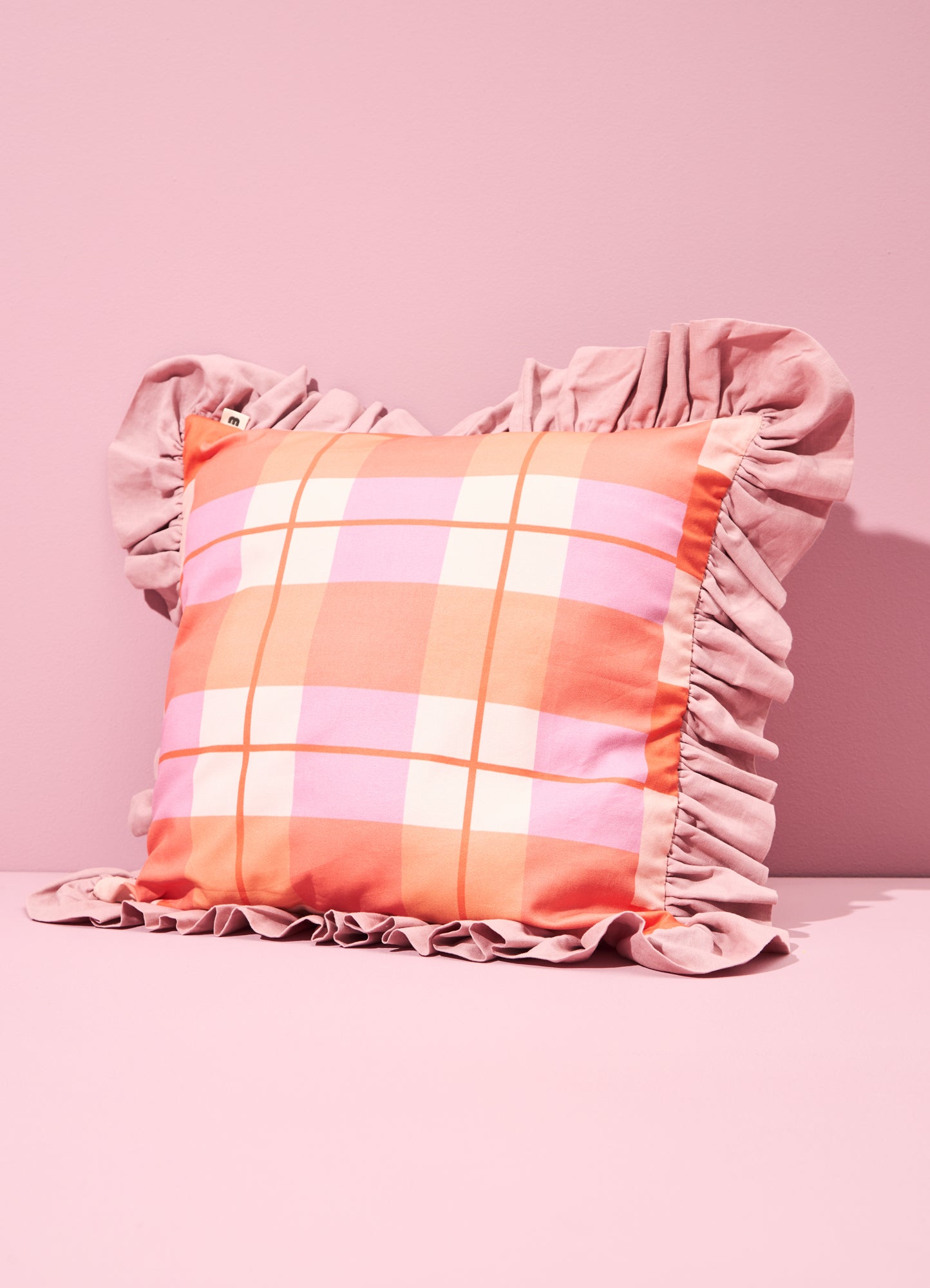 Cushion With Ruffle - Love Chess - MOOUI Barcelona