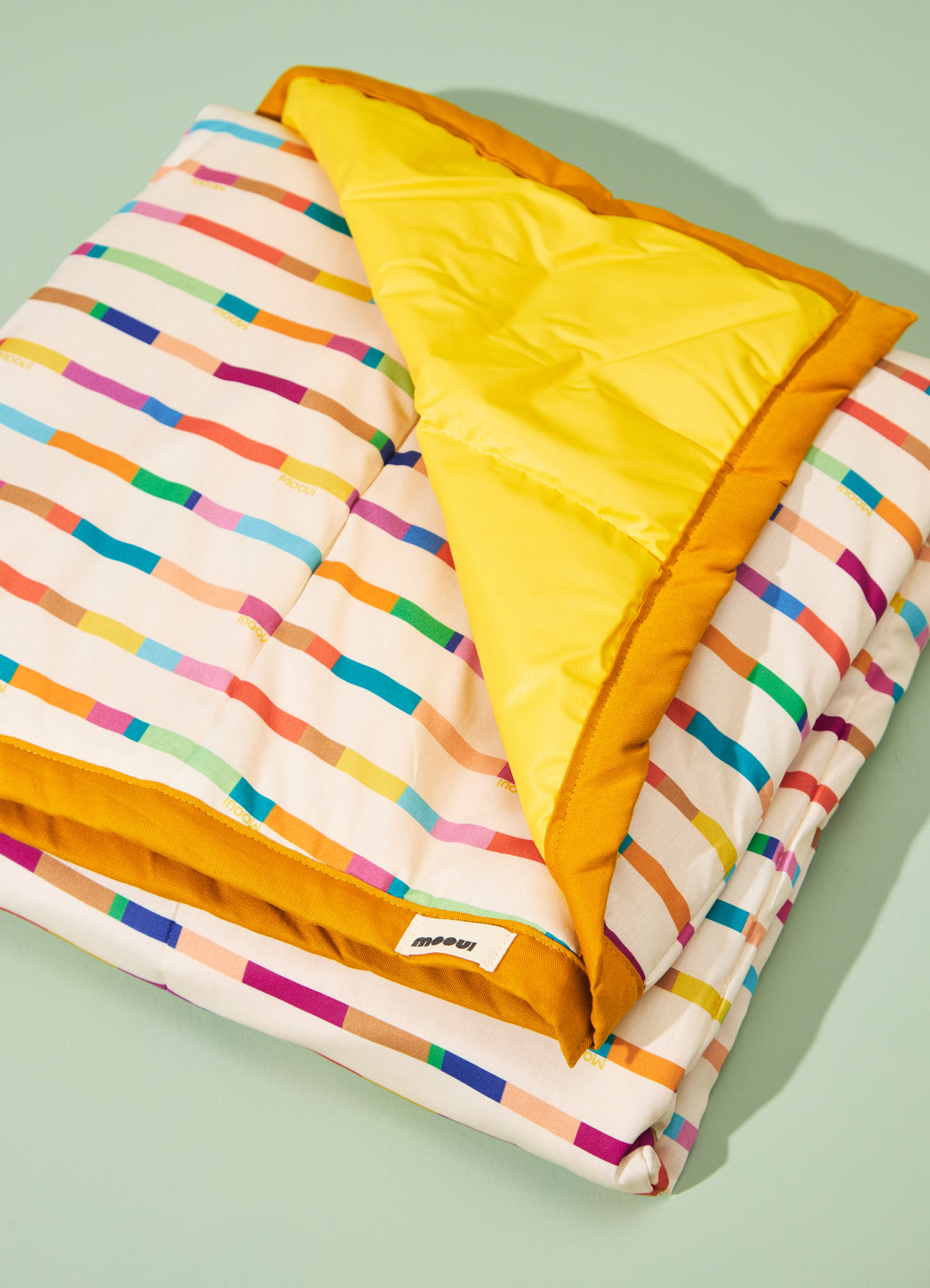 Angola Moneda Coloring Pencils Padded Play Mat | MOOUI – MOOUI Barcelona