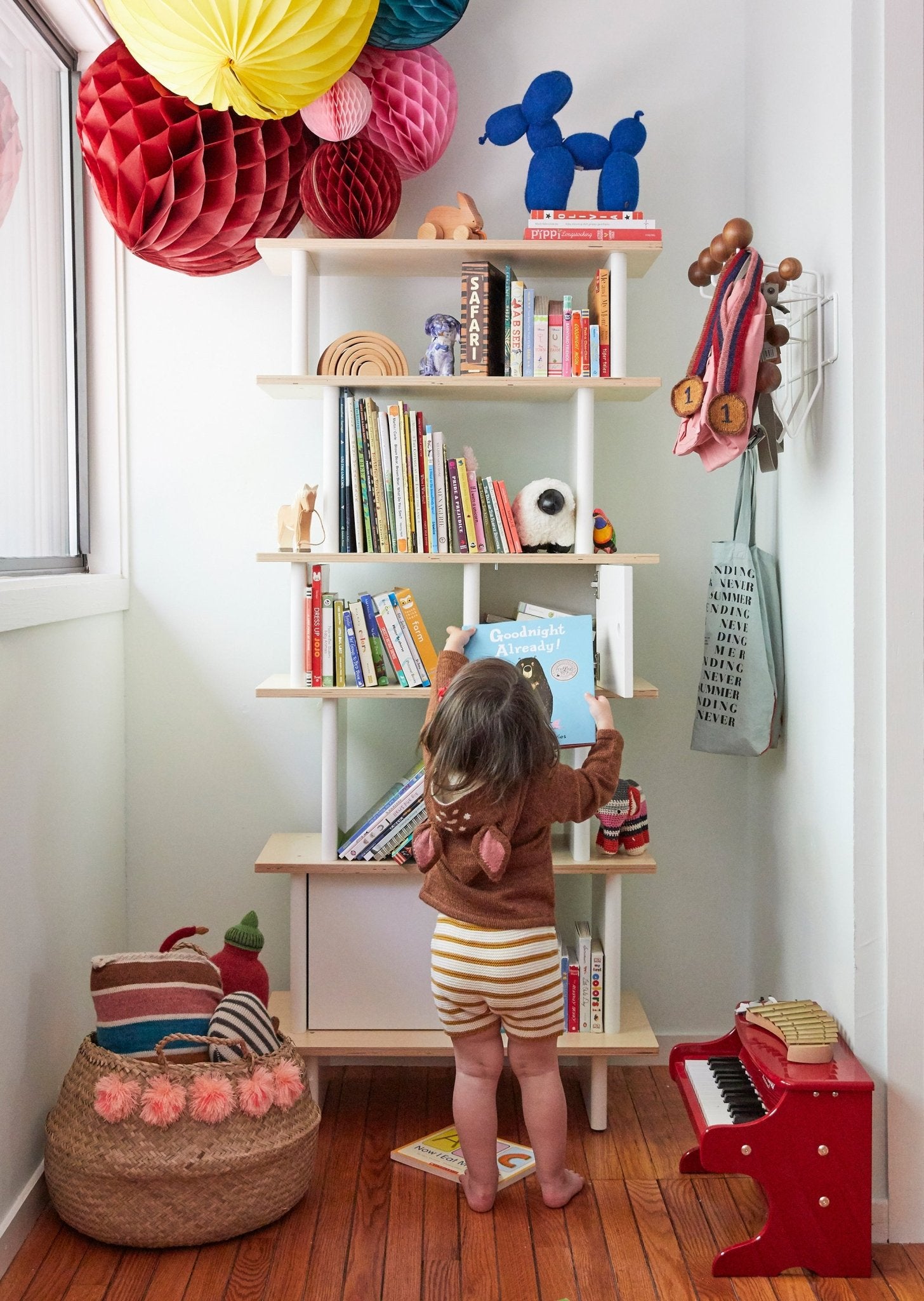 Vertical Mini Library - Oeuf - MOOUI Barcelona