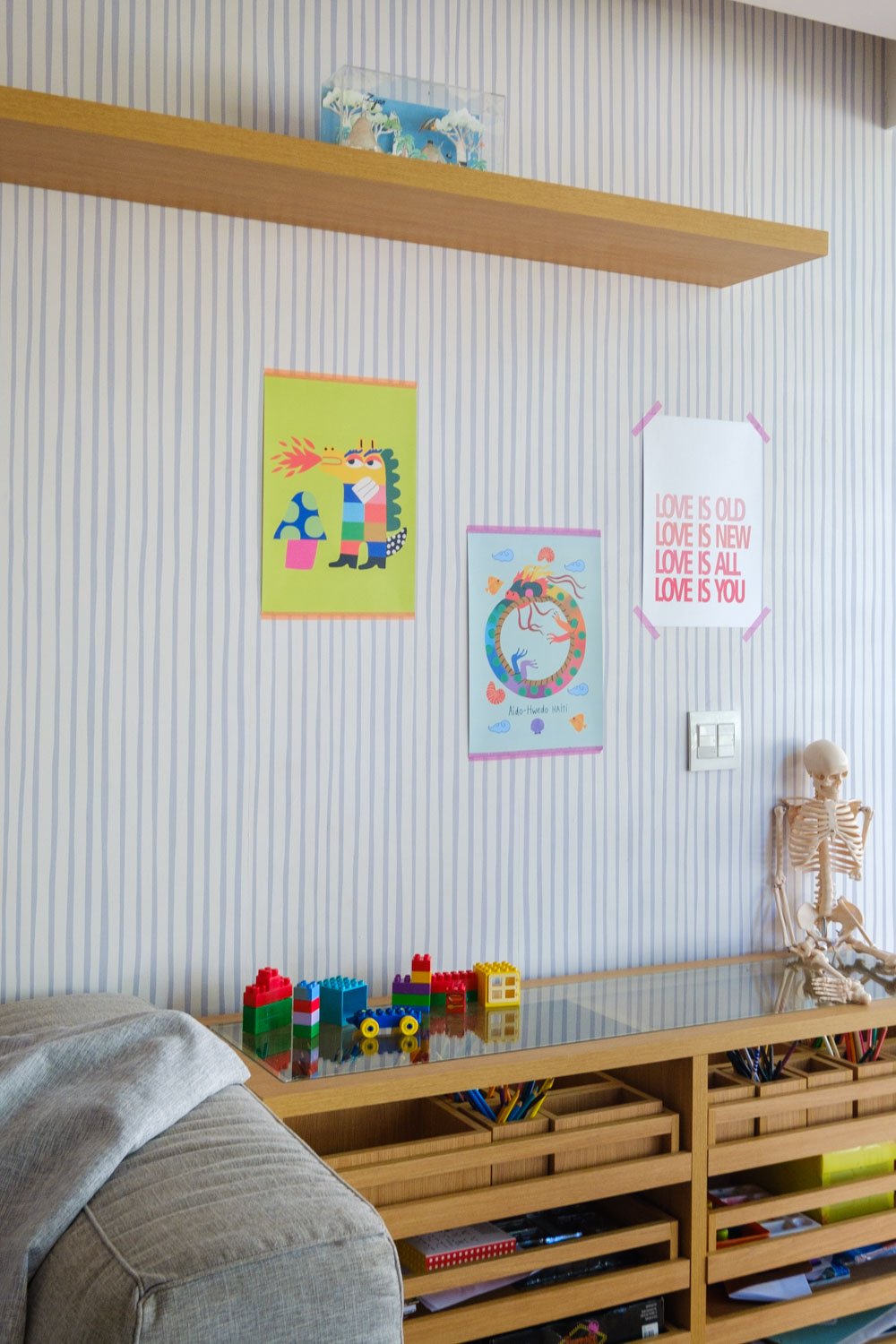 Wallpaper - Gray Stripes - MOOUI Barcelona