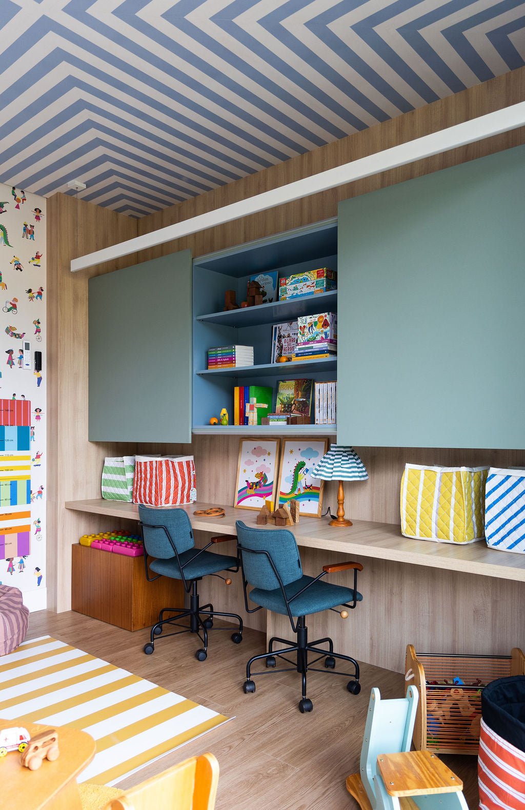 Wallpaper - Wide Blue Sea Stripes - MOOUI Barcelona