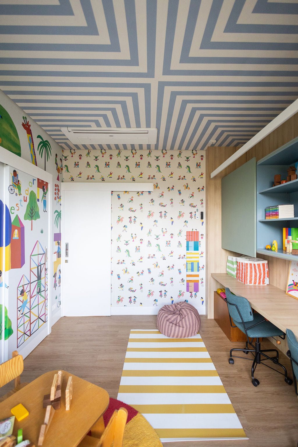 Wallpaper - Wide Blue Sea Stripes - MOOUI Barcelona